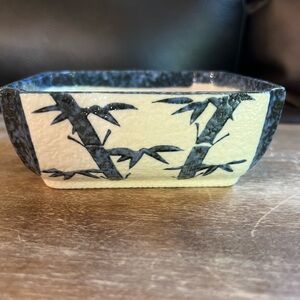 🈳🈳 Signed Asian Square Pottery Bowl